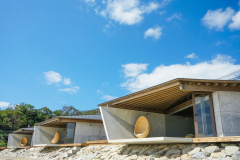 【デラックス ヴィラ・クィーンベッド】圧倒的な自然に抱かれた、海辺に佇むヴィラ