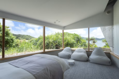 【サネン デラックス ヴィラ・トリプルベッド　シアター付】メイン三面ガラス張りの開放的な空間で皆様をお迎えします