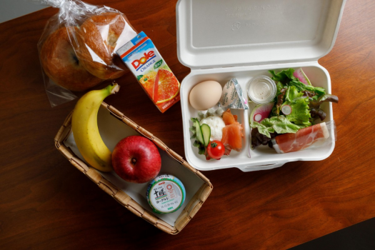 【ご朝食】お部屋でお楽しみいただくデリバリースタイルにて提供をしております。