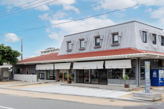 伝泊　赤木名　ホテル　皆さまのお越しをお待ちしたしております。