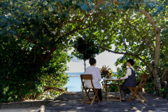 「海みるテラスの宿」徳之島の南側、集落の海岸沿いにあります。