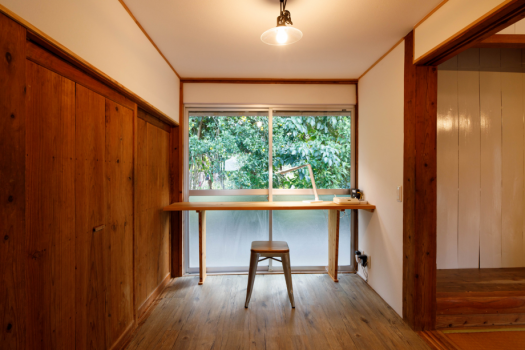「サンゴ石小屋のある宿」読ドコロ　自然の音の中で静かに読書を。