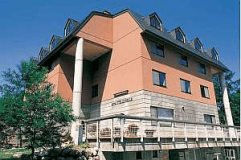 シックでモダンな外観ホテルステラベラ白馬五竜迄150M