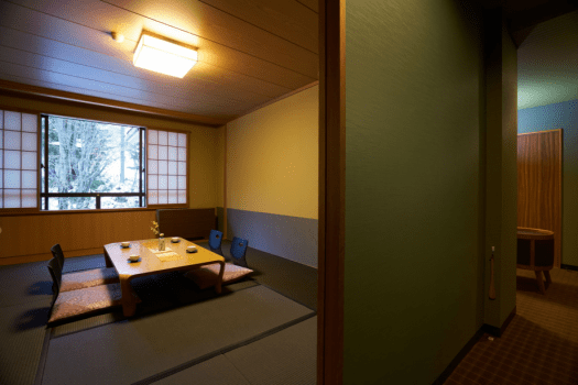 Special rooms (Japanese-style room 10 tatami + bedroom 24 m2 / with bath) *Non-smoking *.