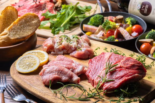 【1泊2食】≪Assorted≫ ”スタンダードセレクションBBQプラン”～牛、豚、鶏。バランスよくBBQを楽しみたい方へ。国産牛カルビ、厳選鶏モモ、骨付きポークウインナーなど多種を楽しむ～