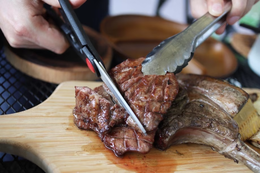 【1泊2食】≪Specialty≫ ”デラックスプレミアムBBQプラン”～量より質重視の方へ。特選牛ステーキ、厚切り牛タンステーキ、アヒージョなど特選美味に味わう～