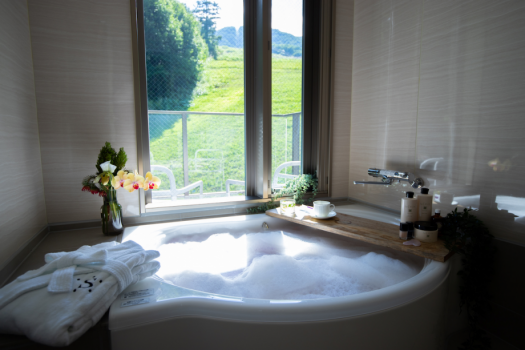 Hakuba Condominium with kitchen / Luxury Mountain View Suite ( 2 bedrooms 2 bathrooms with 22㎡ balcony / Self-contained Accommodation)