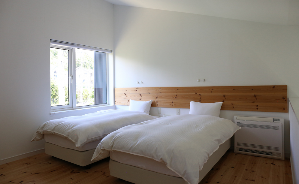 【別館アネックス】メゾネットタイプのお部屋です。
天気が良い日は浅間山も見える2階がベッドルームになります。