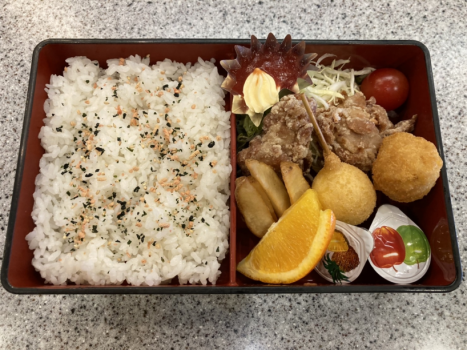 【お子様夕食】ひょうたん「お子様御膳」
　当ホテルだけの特別お子様御膳です。
