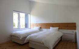 【別館アネックス】メゾネットタイプのお部屋です。
天気が良い日は浅間山も見える2階がベッドルームになります。