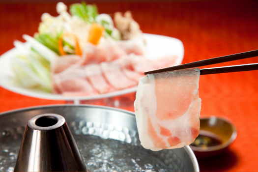 The shabu-shabu of SPF (Special Pathogen Free) "Hakuba Pork" raised under thorough hygiene control in Hakuba Village is popular for its tender and delicious taste.