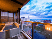 ◆月ノ想◇メゾネットタイプ「梅ケ枝」◆客室のお風呂ももちろん温泉。別府の夕景に癒されて