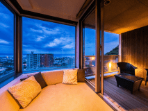 ◆月ノ想◇メゾネットタイプ「梅ケ枝」◆別府の夜景、沈む空、青く染まる海を眺めるひと時