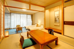 【禁煙和洋室】ツインベッドRoom＋８畳間　※夕食・朝食共に会場食