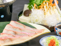 新鮮な金目鯛をサッとお出しにくぐらせてお召し上がりいただけます。