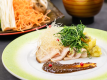 2025年9月10月《お献立一例》洋皿♪低温燻製のローストポーク～バルサミコ酢味噌ソース～マッシュさつま芋添え
