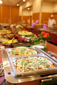 夏休みファミリープラン　夕食：ハーフバイキング (7/25～8/24）