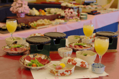 ハーフバイキングで、お好みの品をお召し上がりいただけます。