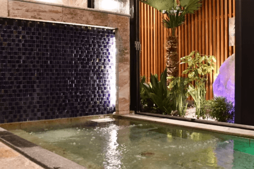 水晶の湯（女風呂） 広々とした大浴場で日々の疲れを癒しませんか。