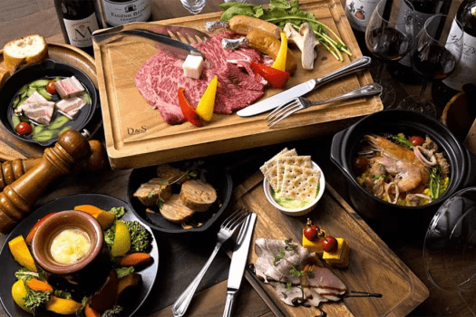 近江牛と地元野菜を使った豪華BBQメニュー お肉の盛り合わせ(近江牛ロース、近江牛カルビ、国産豚バラ、骨付きウインナ)/土鍋で炊く魚介パエリア/前菜三種盛り/旬の野菜を楽しむ季節のバーニャカウダ/厚切りベーコンとアスパラのアヒージョ/バケット/じゃが明太マヨ 近江牛と地元野菜を使った豪華BBQメニュー お肉の盛り合わせ(近江牛ロース、近江牛カルビ、国産豚バラ、骨付きウインナ)/土鍋で炊く魚介パエリア/前菜三種盛り/旬の野菜を楽しむ季節のバーニャカウダ/厚切りベーコンとアスパラのアヒージョ/バケット/じゃが明太マヨ
