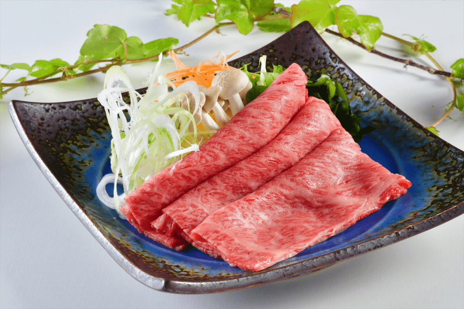 和牛のしゃぶしゃぶをご堪能ください。