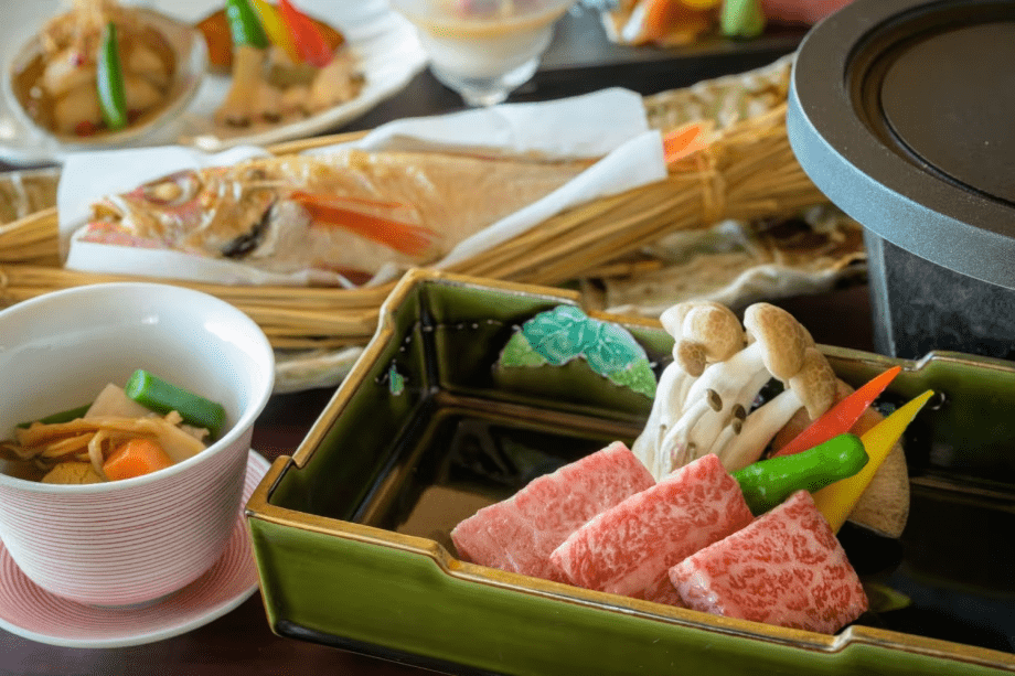 【山海美食の饗宴】村上牛鉄板焼き。口の中で広がる贅沢な旨みと香りをお楽しみ下さい。