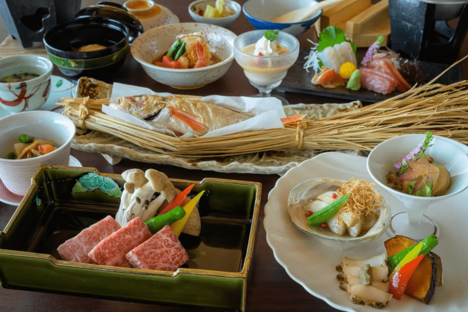 【山海美食の饗宴】『村上牛』『鮑』『のど黒』をメインに、村上の厳選食材をご堪能いただけます。