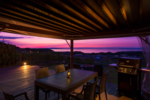 【1泊2食】≪luxury stay≫グランピングBBQプラン～煌く夜景。 夕日の情景を臨む丘での大阪湾景LUXURYグランピング～＜”SKY DOME阪南”＞