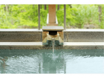 温泉が出てくる湯口