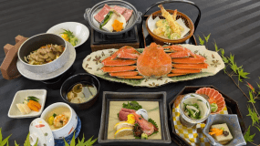 「ズワイガニ丸ごと一杯会席」（2025～26年冬）