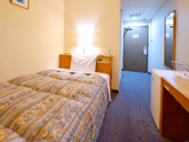 【セミダブルルーム】ベットはゆったりと休めるセミダブルベット