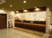 【フロント・ロビー】明るく清潔感のあるフロント。