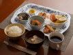 【朝食】地産地消の食材を使った自慢の定食(内容は仕入の状況により変更となります)。
