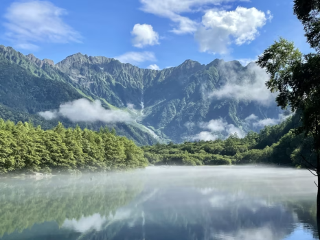 大正池と穂高連峰