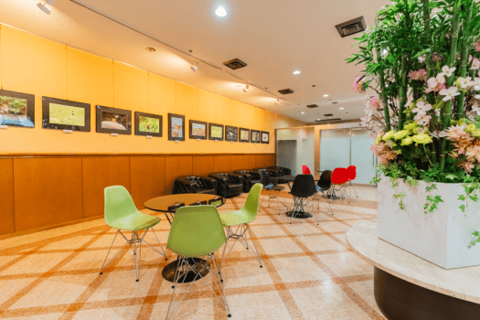 【ロビー】1Fロビー、2F・3F宴会場ロビー、客室内に無料Wi-Fiアクセスポイントを設置しています。