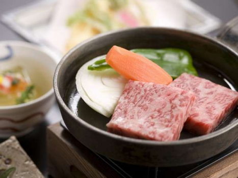【人気NO.1プラン】当館おすすめの岐阜の名産≪Ａ４等級≫飛騨牛ステーキ会席/2食付＜広間食＞