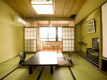 窓からは清流長良川を眺めることができます。