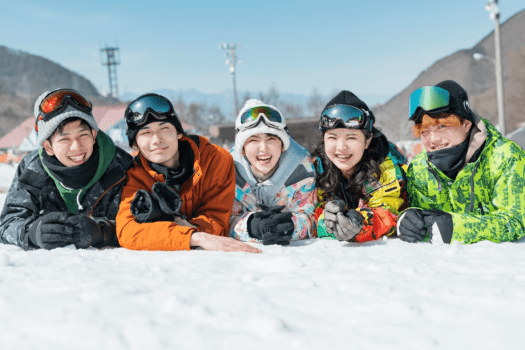 《冬限定⛄》4名以上で1人9,800円＋特別価格のリフト券！～雪山と湖畔ドームで過ごす冬のお得旅～【素泊まり/お持ち込み・お食事選択可】