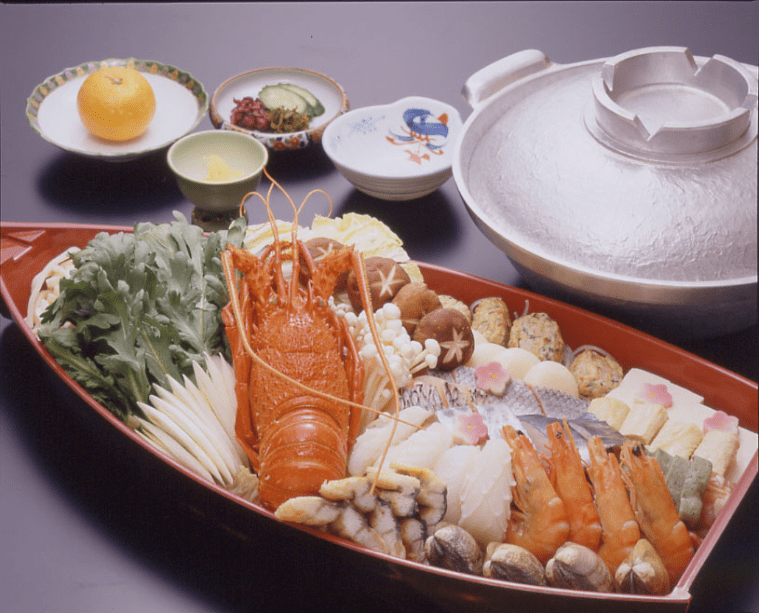 Udon suki (Photo shows 4 servings)