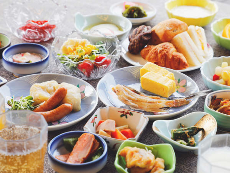 【朝食】＜地産地消＞を心がけ、ひと手間かけた和食から、パン派に嬉しい洋食まで。種類豊富なバイキング※写真はイメージです