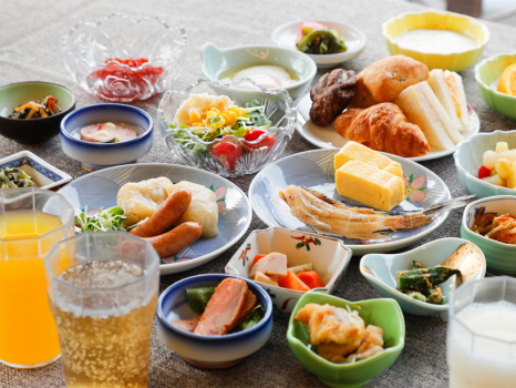 【朝食】＜地産地消＞に心がけ、ひと手間かけた和食から、パン派に嬉しい洋食まで。種類豊富なバイキング※写真はイメージです