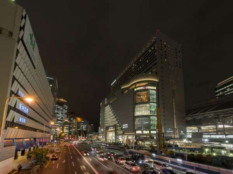 大阪駅前　夜