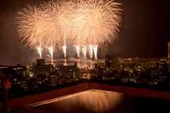 【天空の露天風呂】露天風呂から望む花火は迫力満点！　※イメージです