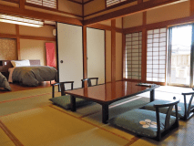 和洋室「梅」／和室10畳＋ベッドルーム【源泉かけ流し露天風呂】