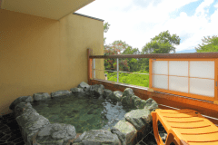 【201星雲】岩の展望露天風呂。那須の自然を感じながら、温泉露天風呂で日々の疲れを癒してください。