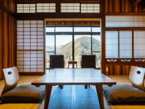 ●本館｜離れ露天風呂付10畳和室～和室10畳+露天風呂～梅・千両