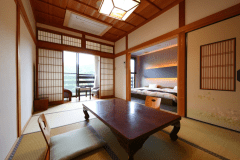 ○本館｜母屋和洋室～モダン洋室に純和風客室～すみれ～