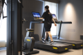 【FITNESS ROOM】最新のウォーキングマシンやバイクを取り揃えております。