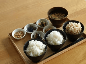 ご飯三種食べ比べとご飯のおとも（つや姫／雪若丸／玄米）