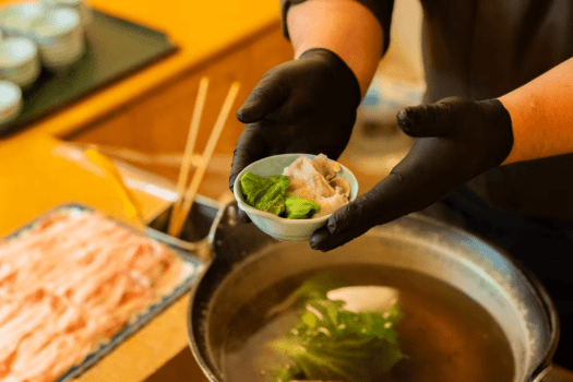 【朝食】豚肉とレタスのしゃぶしゃぶ